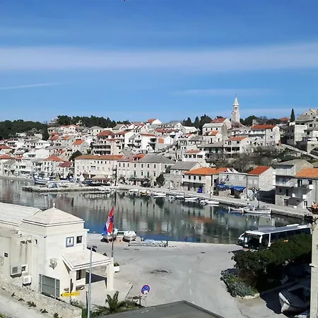 Mery Povlja (Brac)